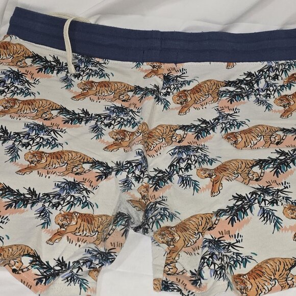 Tiger and Bamboo tree printed shorts, Size XL (40-42) No Boundaries - Picture 4 of 12